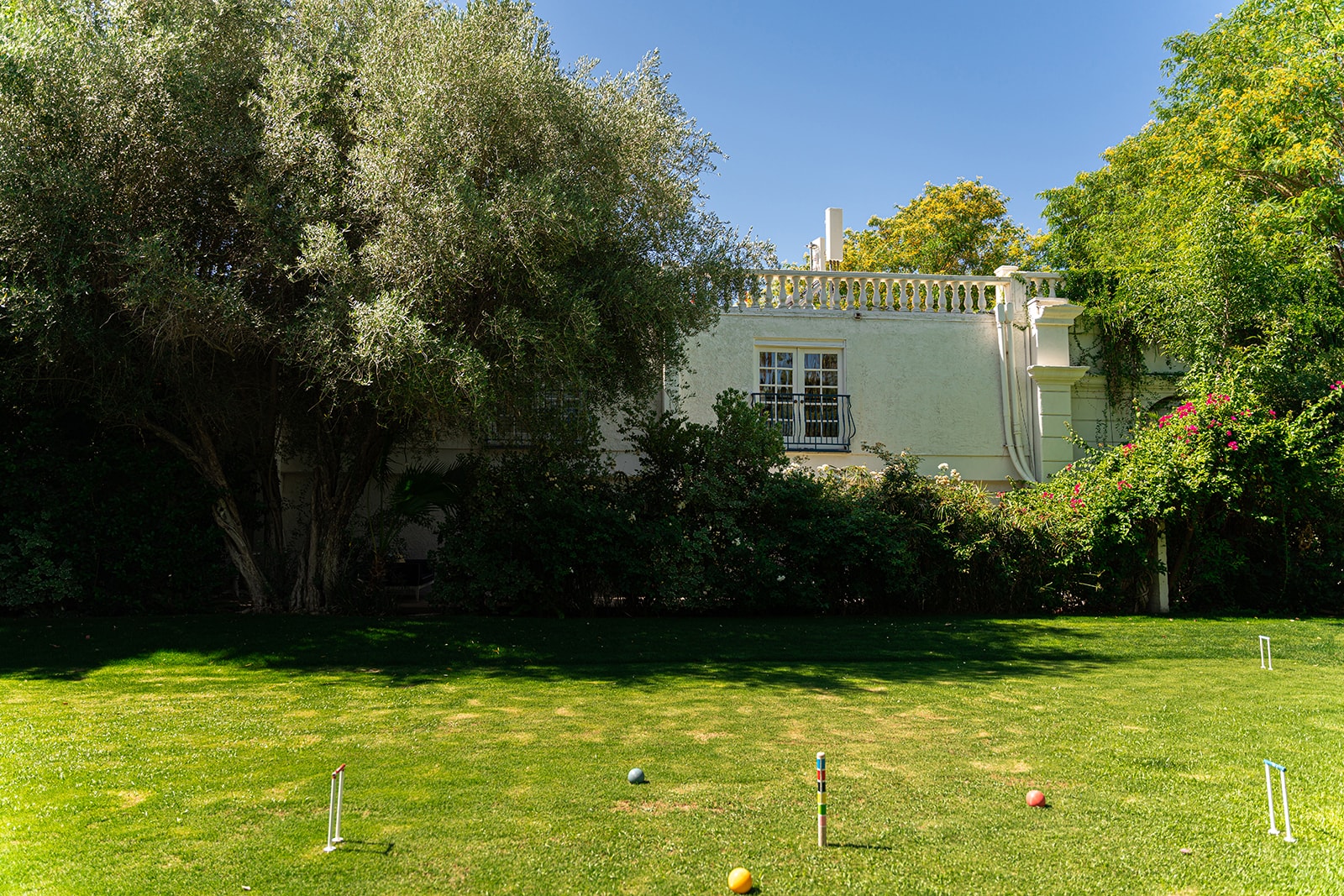 Croquet Lawn with equipment set